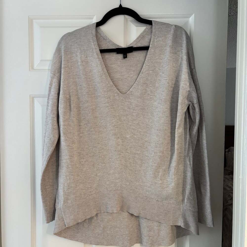 Express Cream V-Neck Sweater - Size M - Cotton Blend